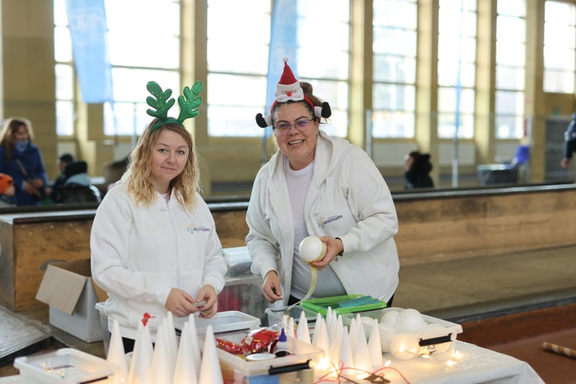 Paczki Dobrych Relacji w Centrum Sektor 3 przy ulicy Legnickiej, Wrocław 18.12.2023