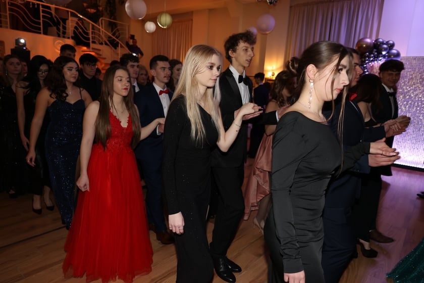 Studniówka Elektronicznych Zakładów Naukowych we Wrocławiu