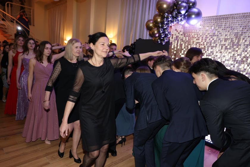 Studniówka Elektronicznych Zakładów Naukowych we Wrocławiu