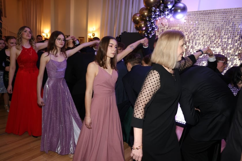 Studniówka Elektronicznych Zakładów Naukowych we Wrocławiu