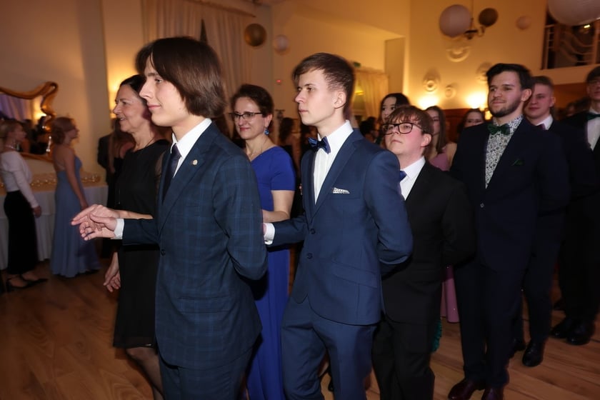 Studniówka Elektronicznych Zakładów Naukowych we Wrocławiu