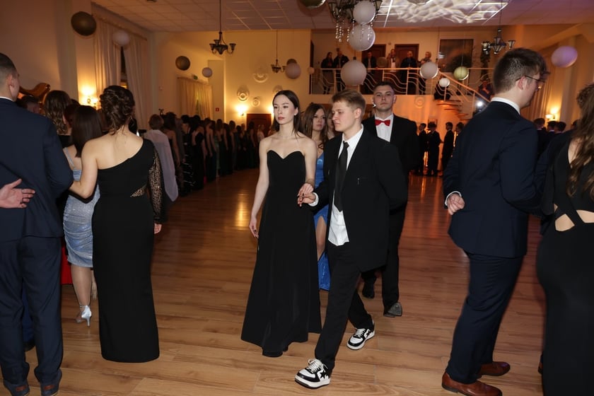 Studniówka Elektronicznych Zakładów Naukowych we Wrocławiu