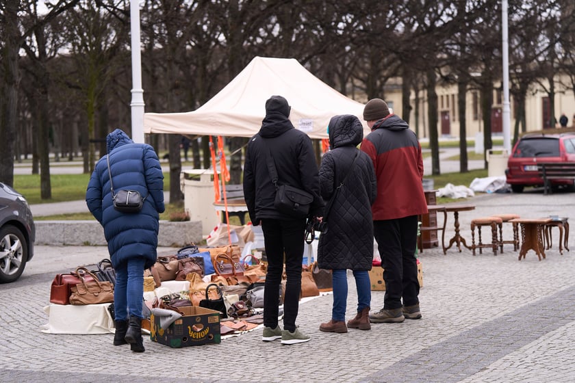 Giełda staroci pod Halą Stulecia 27.01.2024