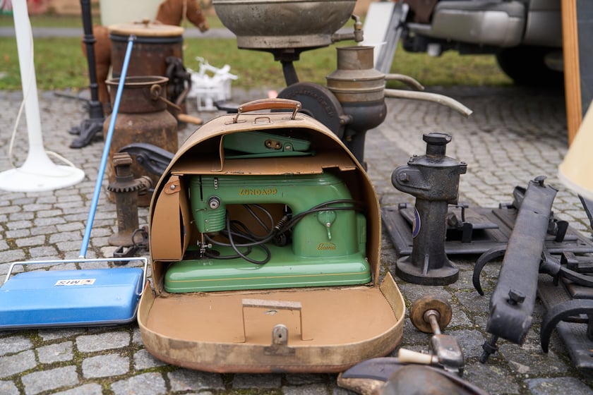 Giełda staroci pod Halą Stulecia 27.01.2024