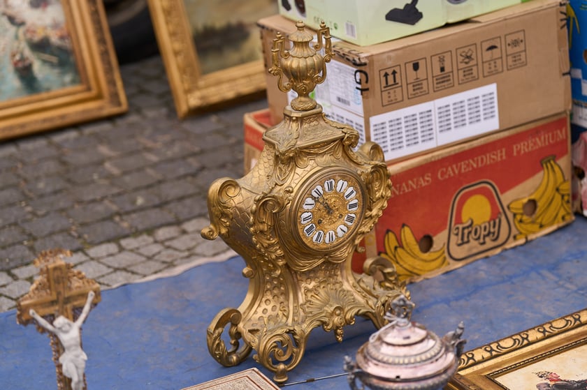 Giełda staroci pod Halą Stulecia 27.01.2024