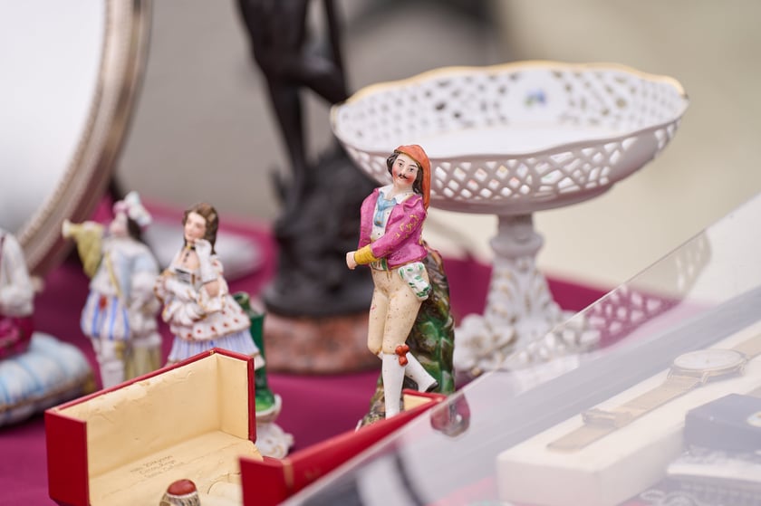 Giełda staroci pod Halą Stulecia 27.01.2024