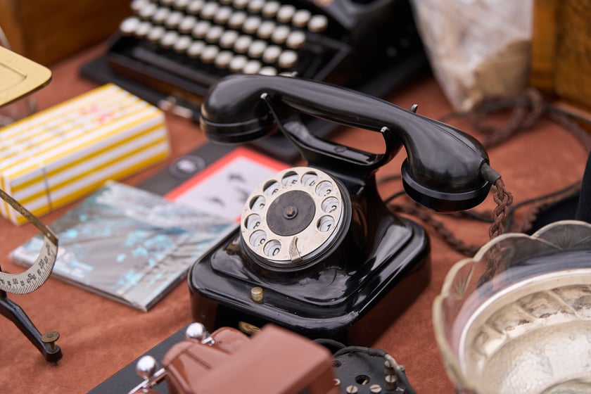 Giełda staroci pod Halą Stulecia 27.01.2024