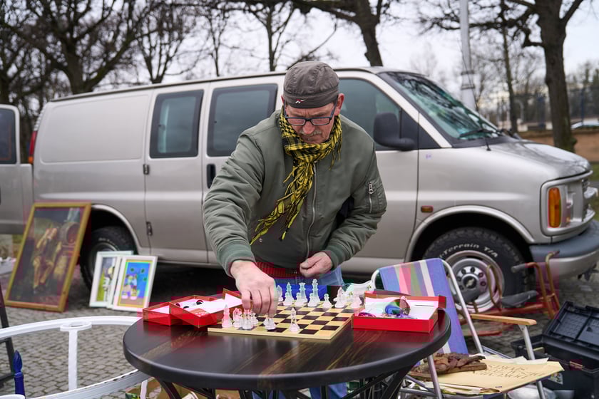 Giełda staroci pod Halą Stulecia 27.01.2024