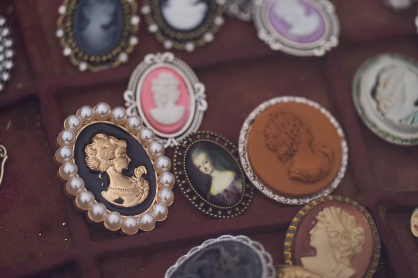 Giełda staroci pod Halą Stulecia 27.01.2024