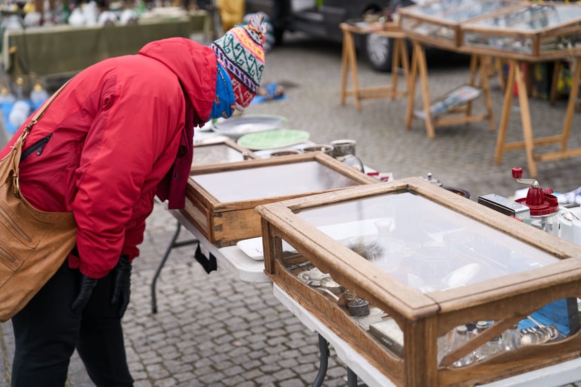 Giełda staroci pod Halą Stulecia 27.01.2024
