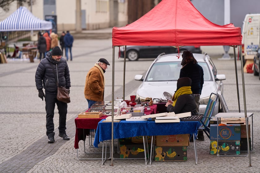 Giełda staroci pod Halą Stulecia 27.01.2024