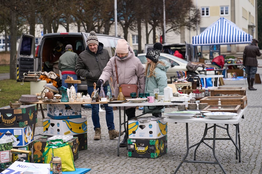 Giełda staroci pod Halą Stulecia 27.01.2024