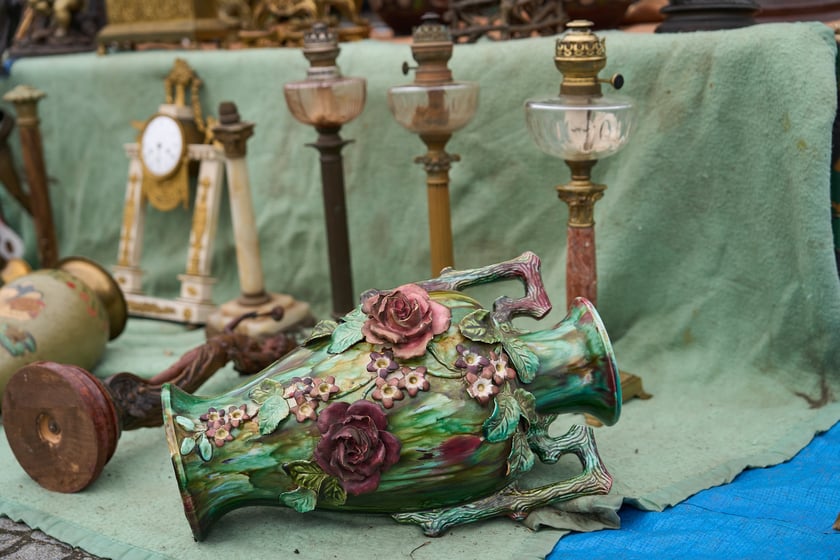 Giełda staroci pod Halą Stulecia 27.01.2024