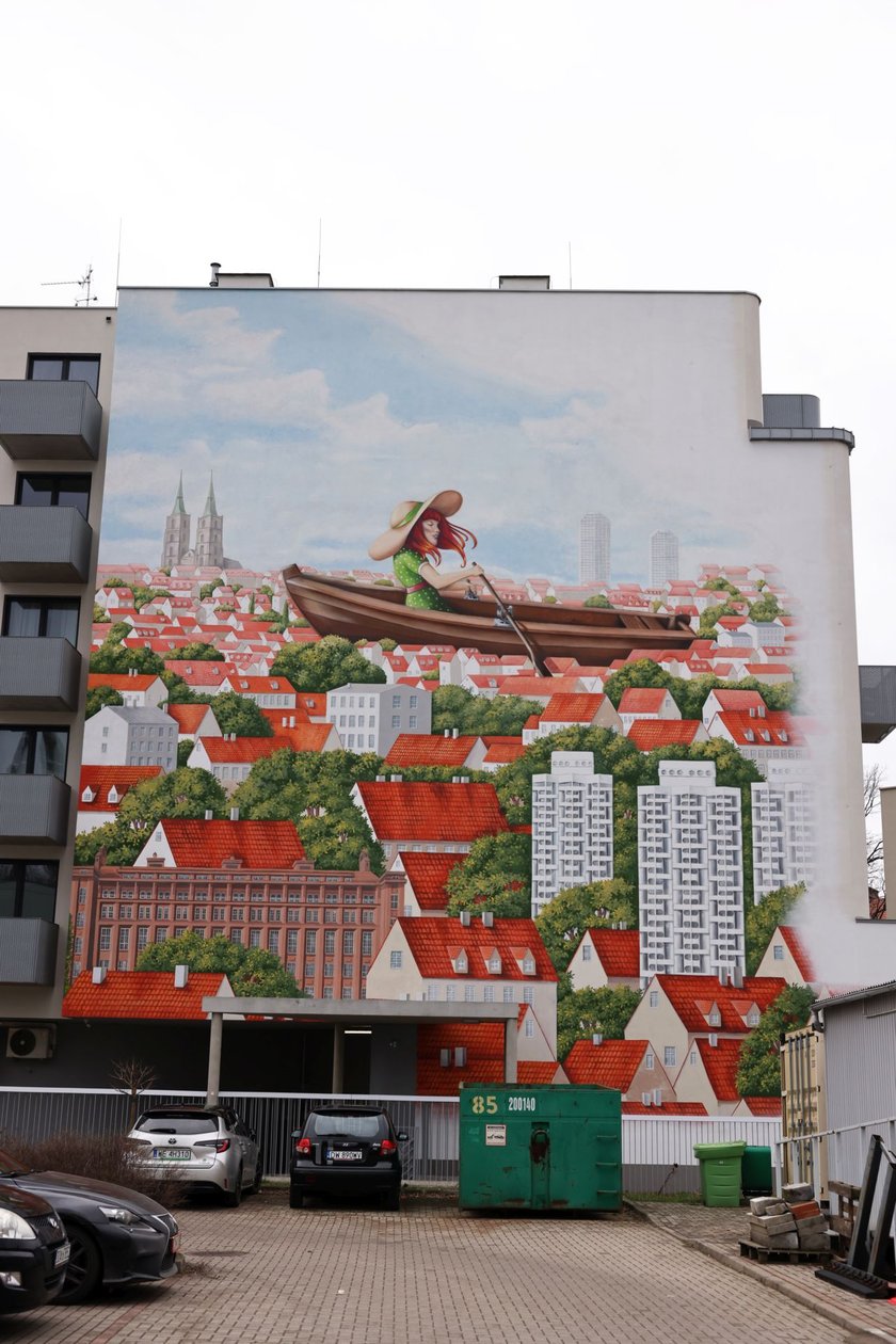 Mural "Płynąc przez miasto" przy ul. Gdańskiej