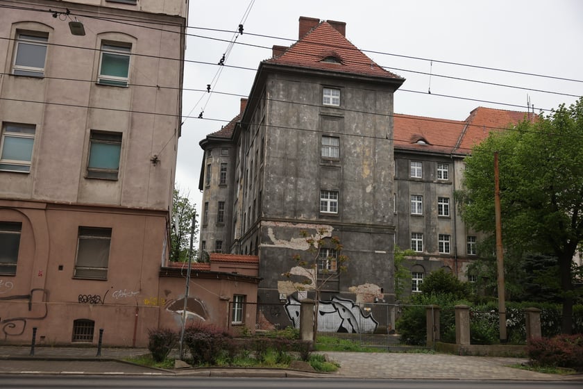 Budynki poszpitalne przy Traugutta w 2024 roku