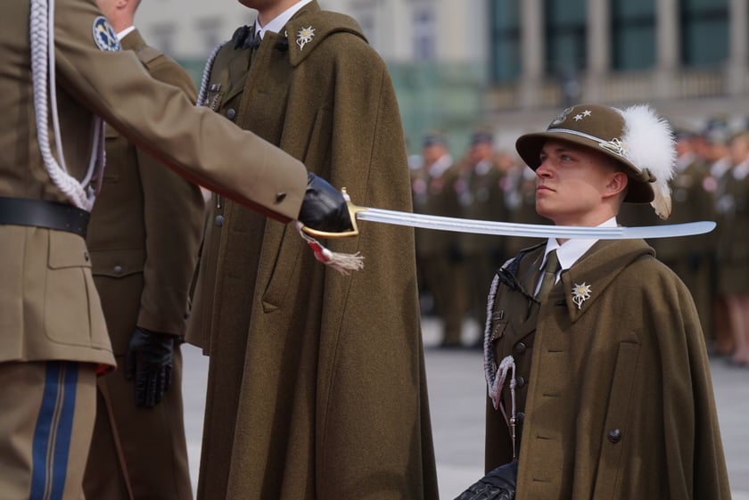 Promocja oficerska na placu Wolności we Wrocławiu