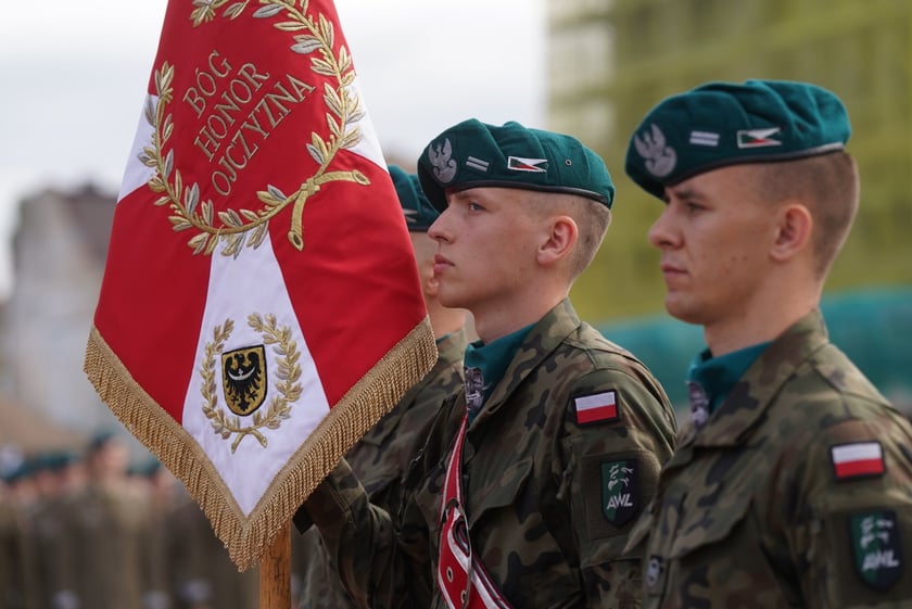 Promocja oficerska na placu Wolności we Wrocławiu