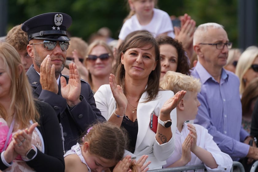 Promocja oficerska na placu Wolności we Wrocławiu