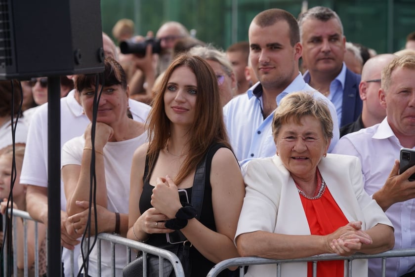 Promocja oficerska na placu Wolności we Wrocławiu