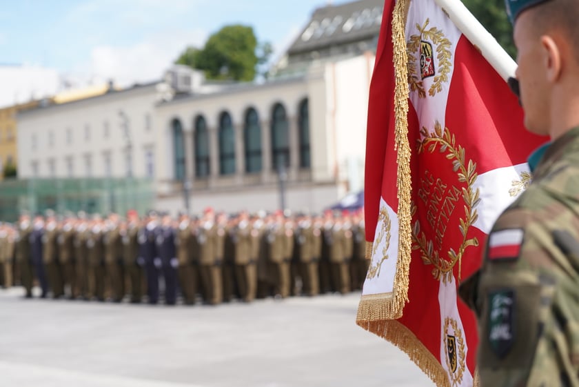 Promocja oficerska na placu Wolności we Wrocławiu