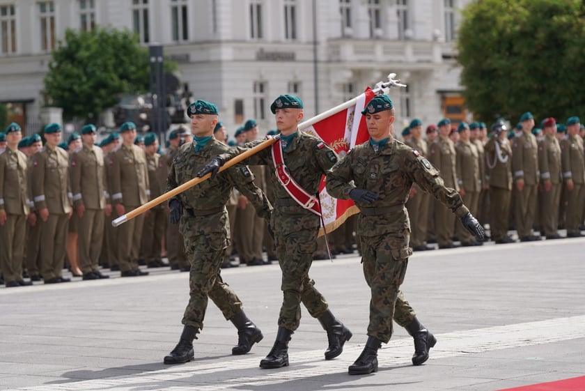 Promocja oficerska na placu Wolności we Wrocławiu