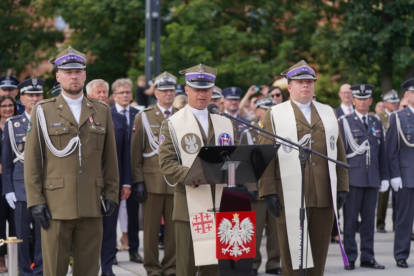 Promocja oficerska na placu Wolności we Wrocławiu