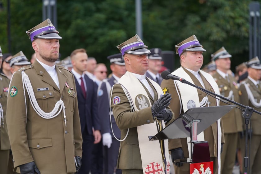 Promocja oficerska na placu Wolności we Wrocławiu