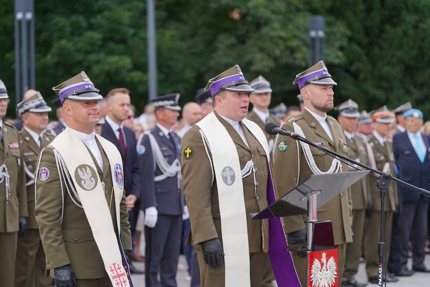 Promocja oficerska na placu Wolności we Wrocławiu