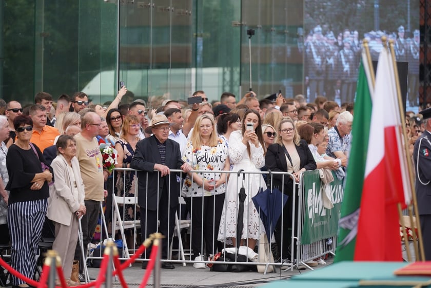 Promocja oficerska na placu Wolności we Wrocławiu