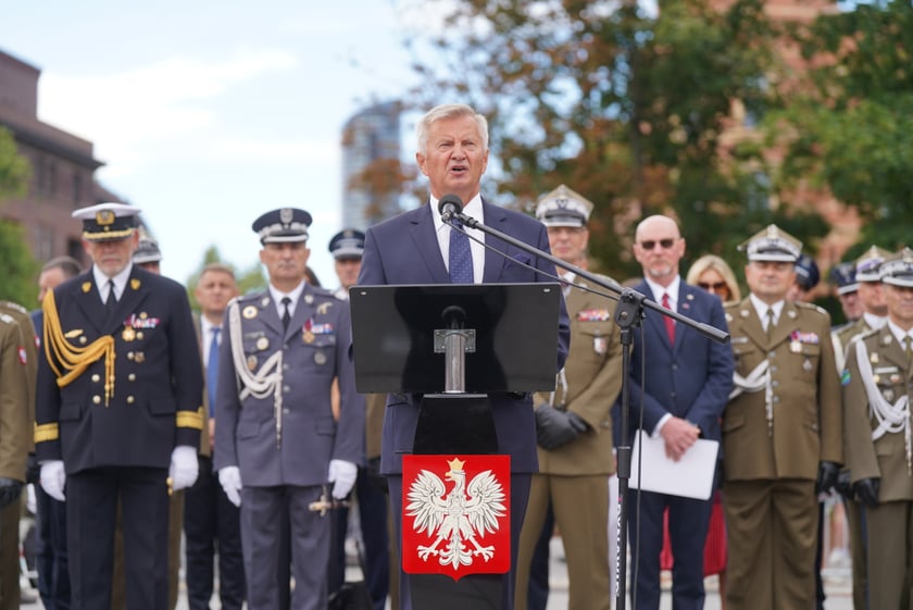 Promocja oficerska na placu Wolności we Wrocławiu