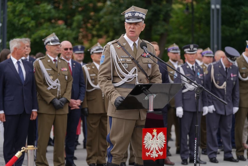 Promocja oficerska na placu Wolności we Wrocławiu