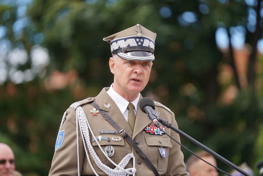 Promocja oficerska na placu Wolności we Wrocławiu