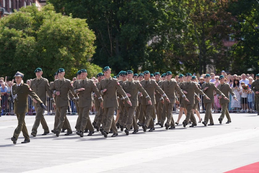 Promocja oficerska na placu Wolności we Wrocławiu