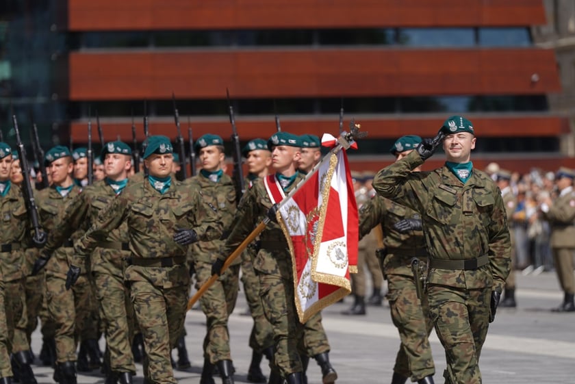 Promocja oficerska na placu Wolności we Wrocławiu