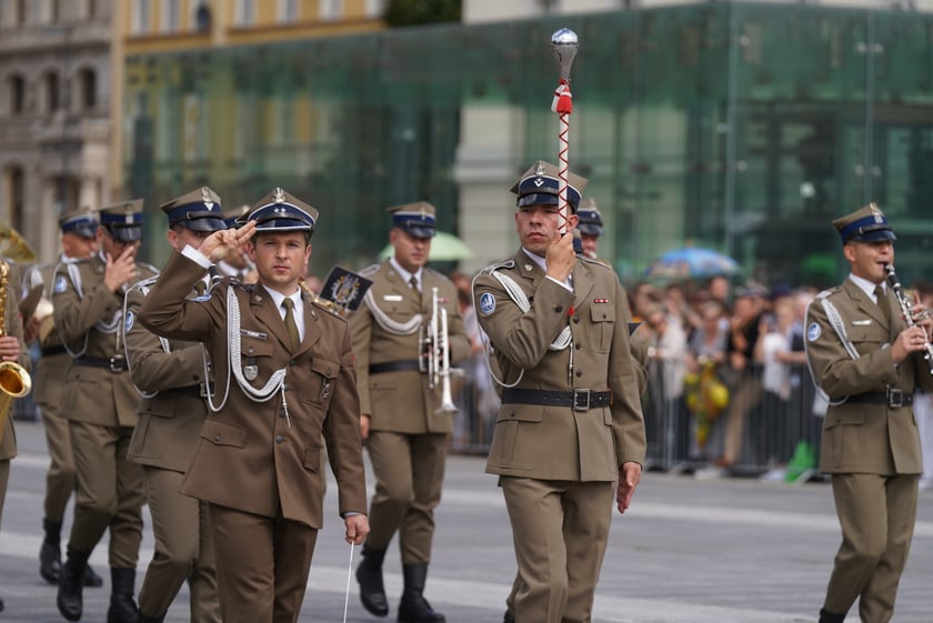 Promocja oficerska na placu Wolności we Wrocławiu