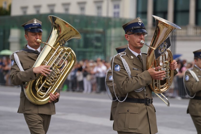 Promocja oficerska na placu Wolności we Wrocławiu