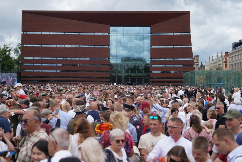 Promocja oficerska na placu Wolności we Wrocławiu