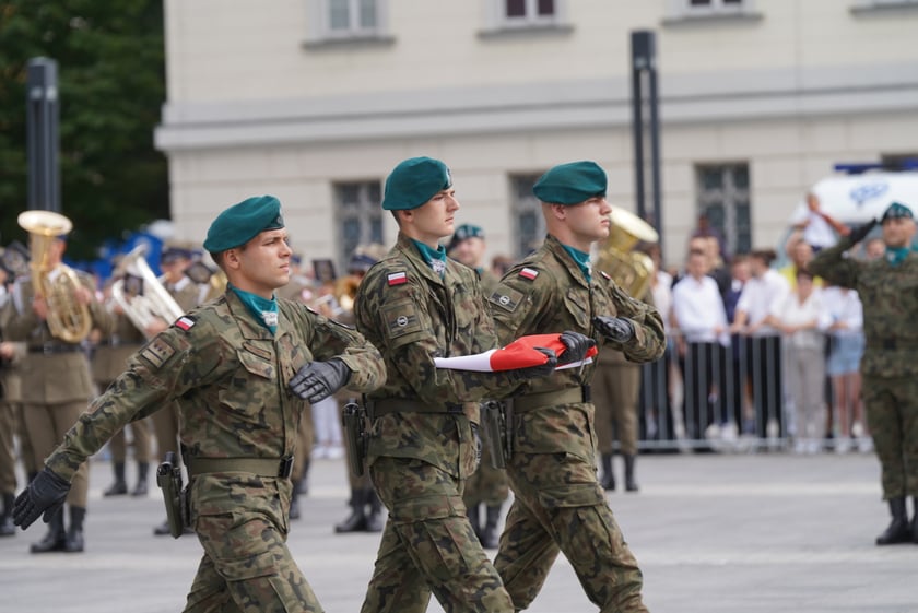 Promocja oficerska na placu Wolności we Wrocławiu