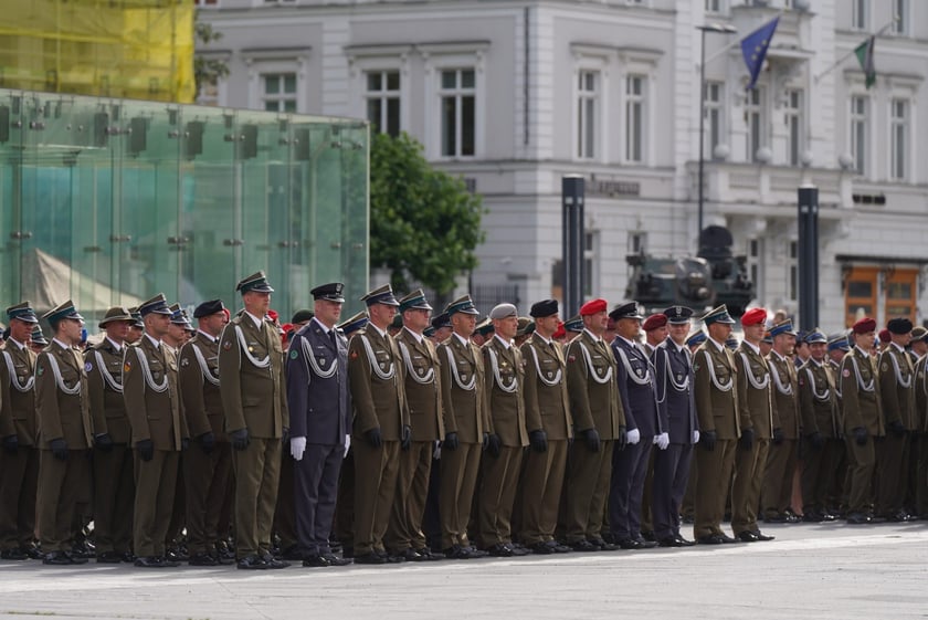 Promocja oficerska na placu Wolności we Wrocławiu
