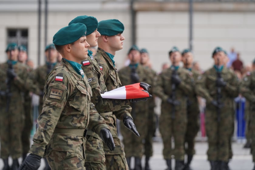 Promocja oficerska na placu Wolności we Wrocławiu