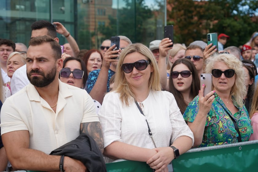 Promocja oficerska na placu Wolności we Wrocławiu