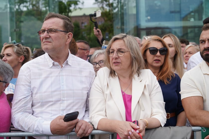 Promocja oficerska na placu Wolności we Wrocławiu