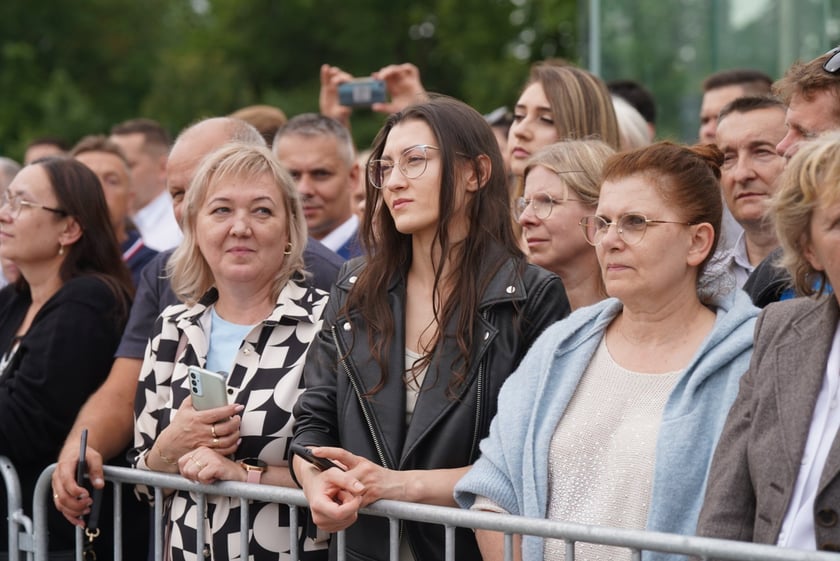 Promocja oficerska na placu Wolności we Wrocławiu