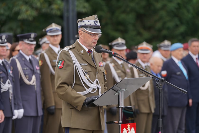 Promocja oficerska na placu Wolności we Wrocławiu
