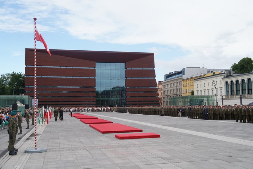 Promocja oficerska na placu Wolności we Wrocławiu