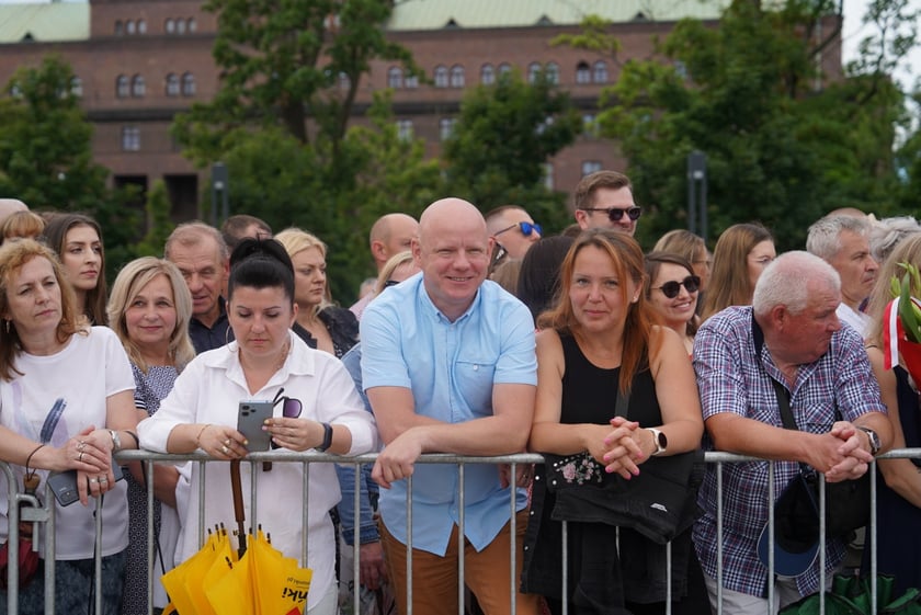 Promocja oficerska na placu Wolności we Wrocławiu