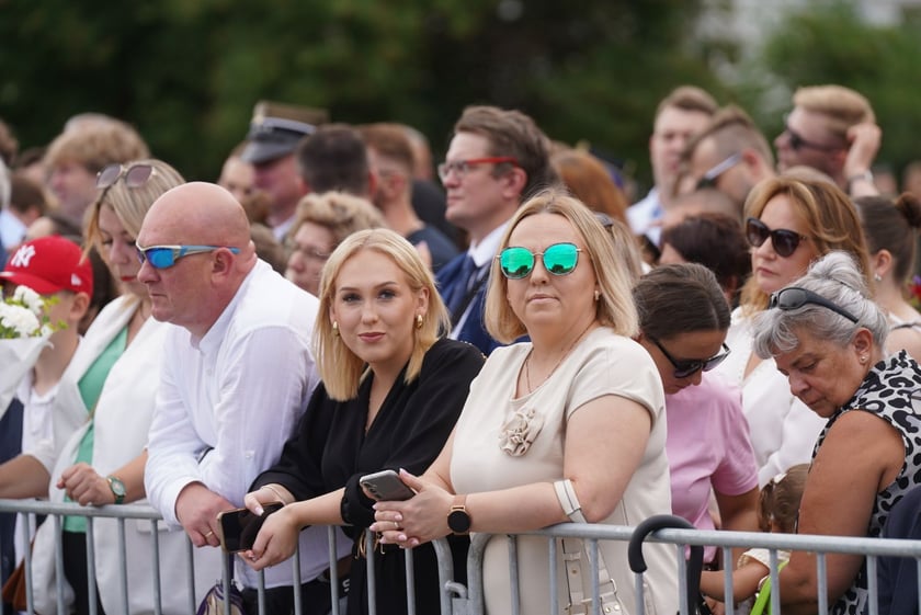 Promocja oficerska na placu Wolności we Wrocławiu
