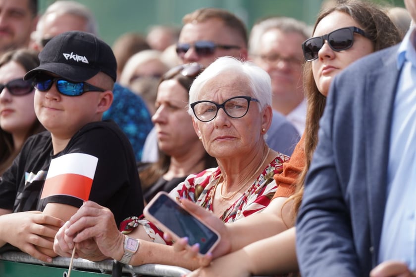 Promocja oficerska na placu Wolności we Wrocławiu