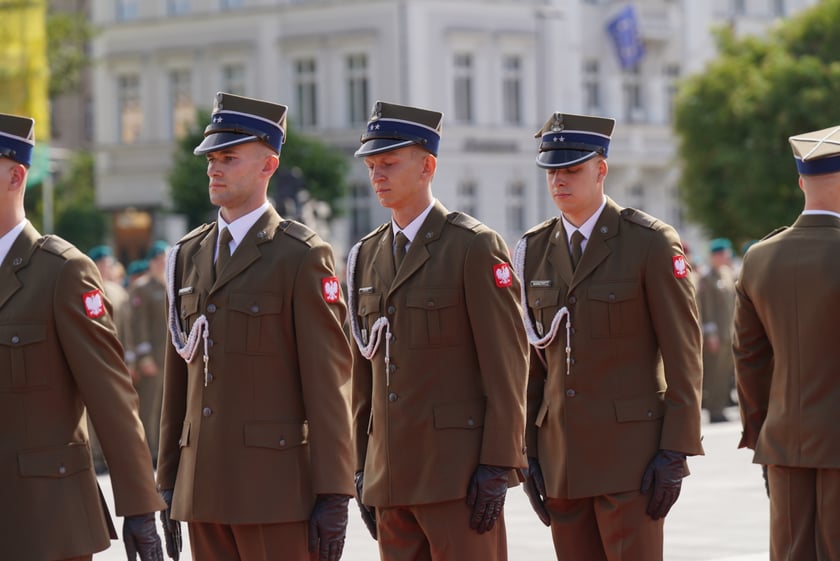 Promocja oficerska na placu Wolności we Wrocławiu