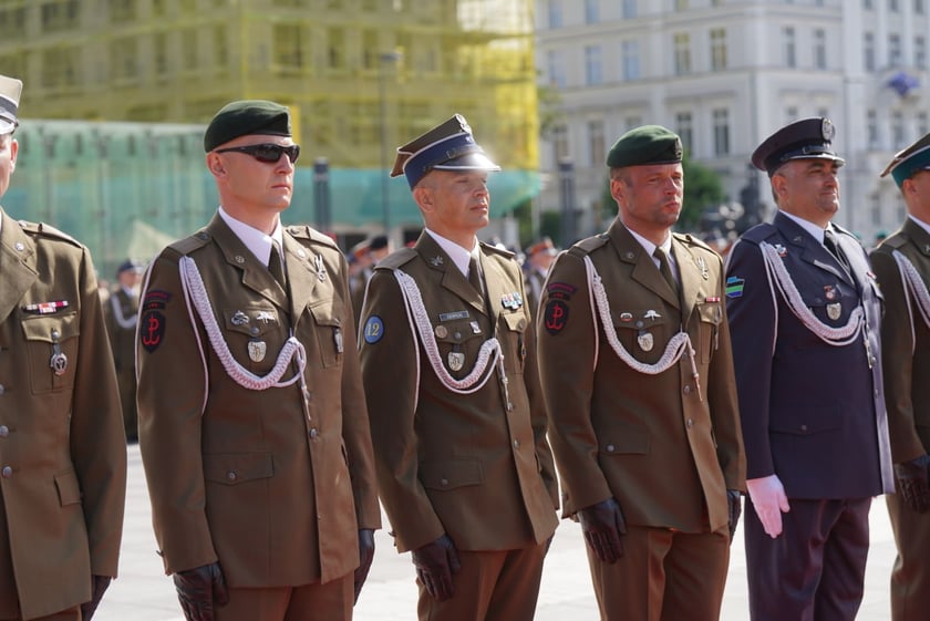 Promocja oficerska na placu Wolności we Wrocławiu